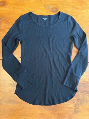 Old Navy Black Long Sleeve Waffle Knit Scoop Tee